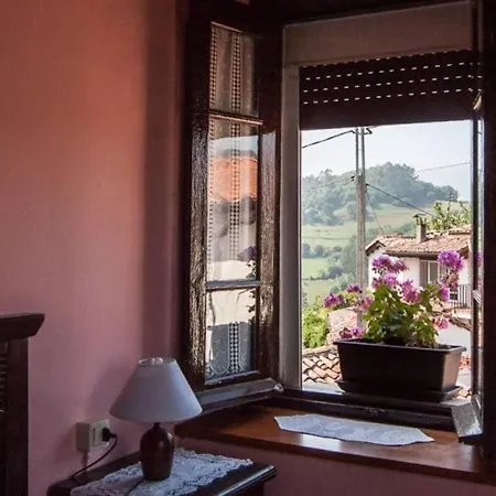 Casa Del Cuetu. Traditional In Asturias Holiday home *