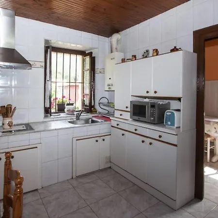 Casa Del Cuetu. Traditional In Asturias * Mere