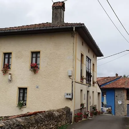 Casa Del Cuetu. Traditional In Asturias