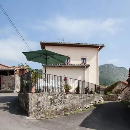 Casa Del Cuetu. Traditional In Asturias Casa de Férias