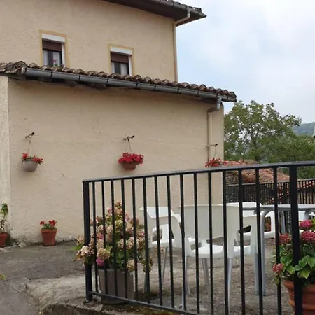 Holiday home Casa Del Cuetu. Traditional In Asturias Mere