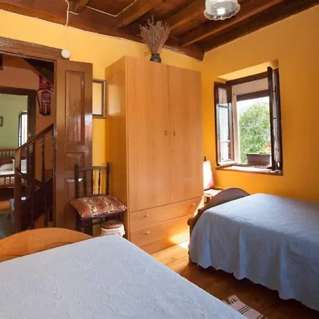Casa Del Cuetu. Traditional In Asturias * Mere