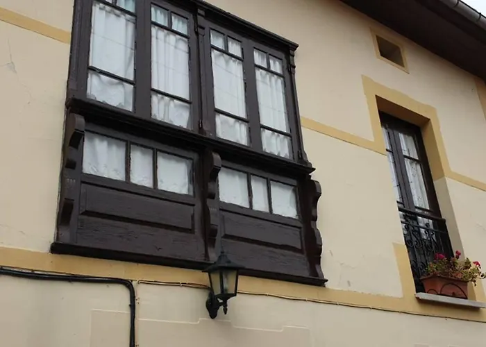 Casa Del Cuetu. Traditional In Asturias Meré