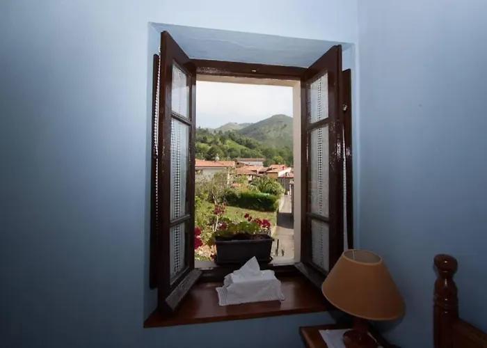 Casa Del Cuetu. Traditional In Asturias Nyaraló Meré