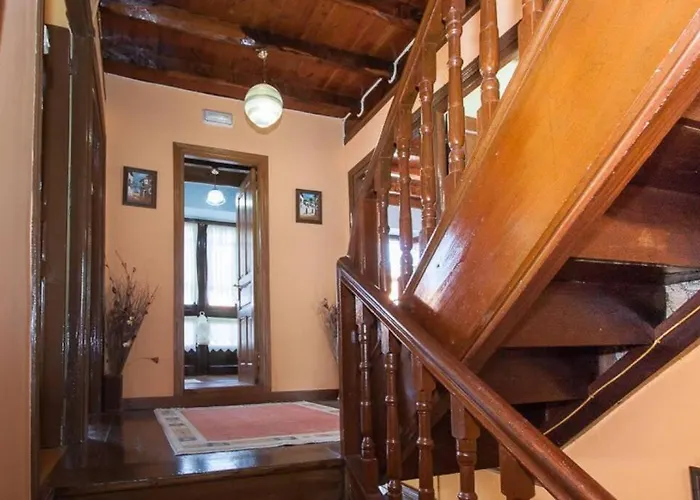 Casa Del Cuetu. Traditional In Asturias Meré