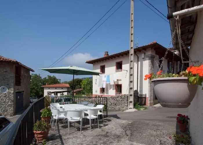 Nyaraló Casa Del Cuetu. Traditional In Asturias