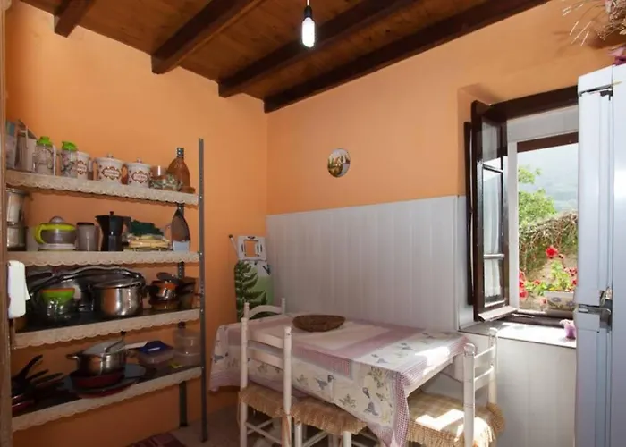 Nyaraló Casa Del Cuetu. Traditional In Asturias