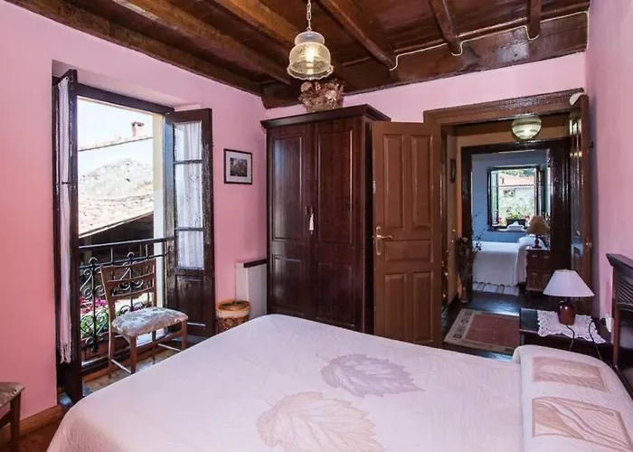 Casa Del Cuetu. Traditional In Asturias *