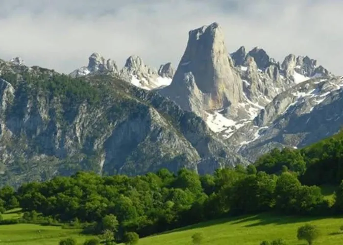 Casa Del Cuetu. Traditional In Asturias Meré