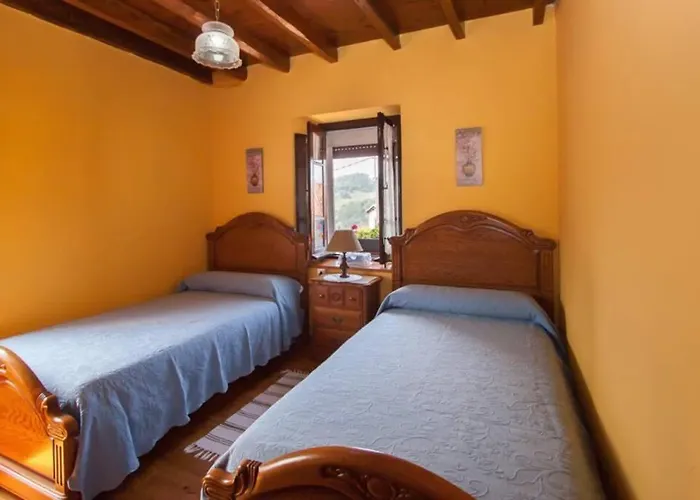 Casa Del Cuetu. Traditional In Asturias